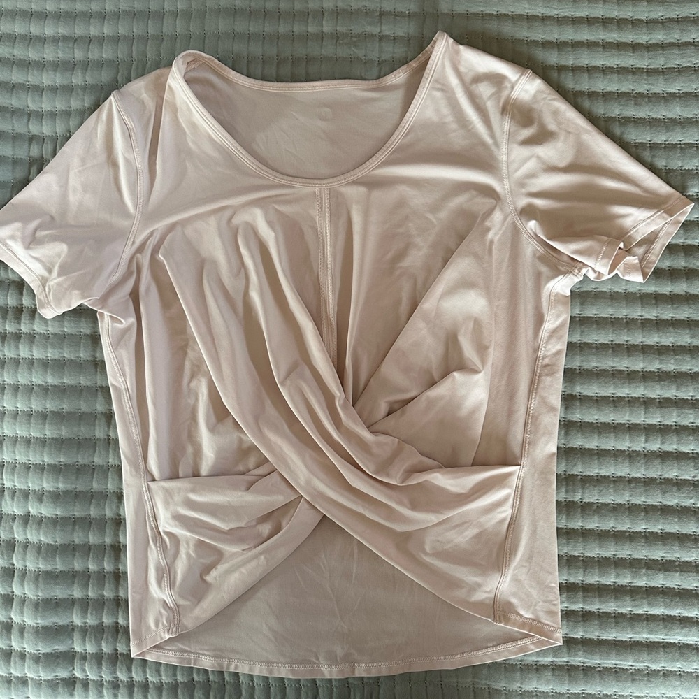 Lululemon short sleeve top in size medium